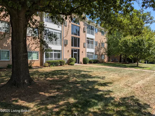 Louisville, KY 40220,8506 Atrium Dr #1012