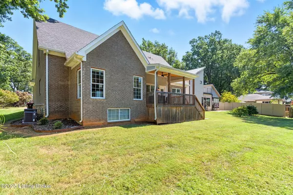 Louisville, KY 40205,3102 Lakeview Dr