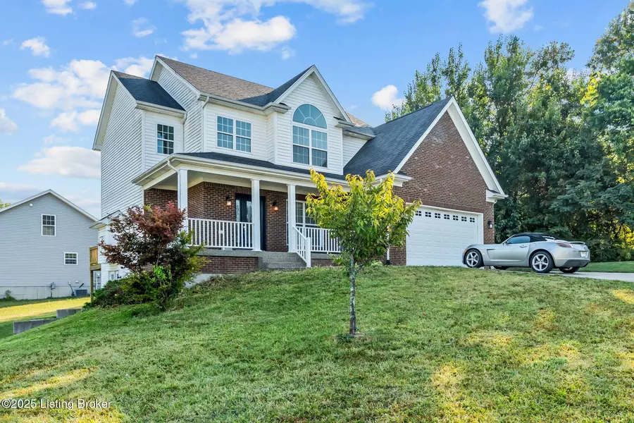 605 Oak Leaf Dr, La Grange, KY 40031