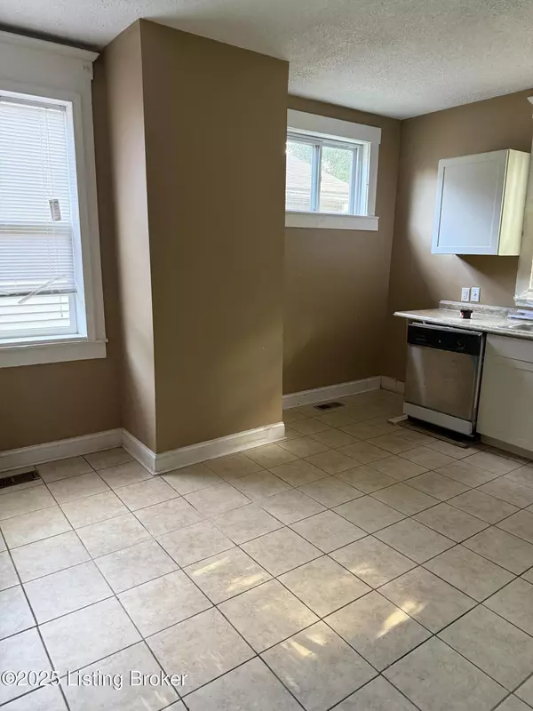 Louisville, KY 40211,665 S 39th St