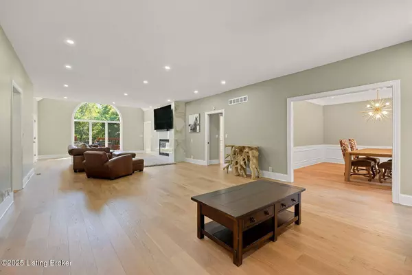 Prospect, KY 40059,10720 US Hwy 42