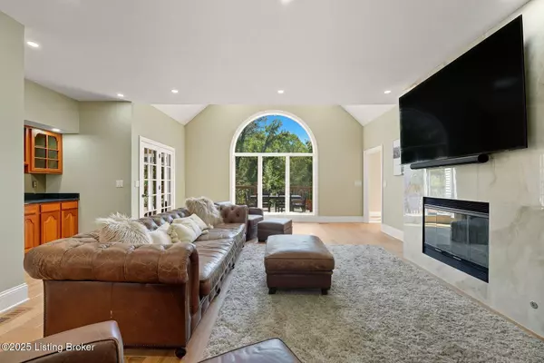 Prospect, KY 40059,10720 US Hwy 42