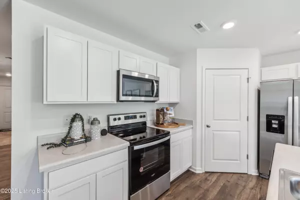 Brooks, KY 40109,146 Coral Ridge WAY