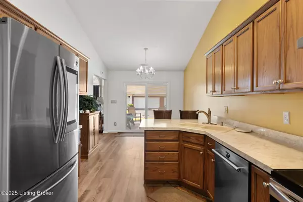 Louisville, KY 40229,9804 McNeely Lake Dr