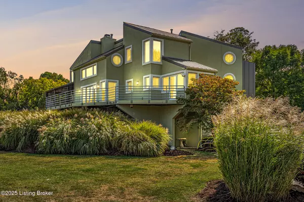 4228 River Rd, Louisville, KY 40207