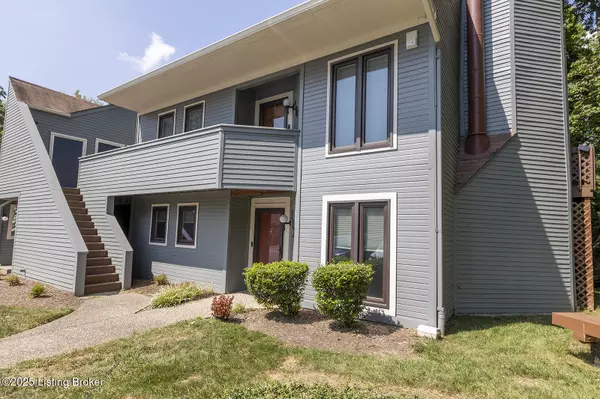 302 Crescent Spring Dr, Louisville, KY 40206