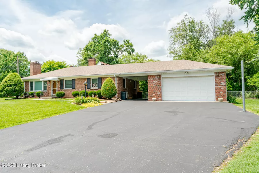 4305 Darbrook Rd, Louisville, KY 40207