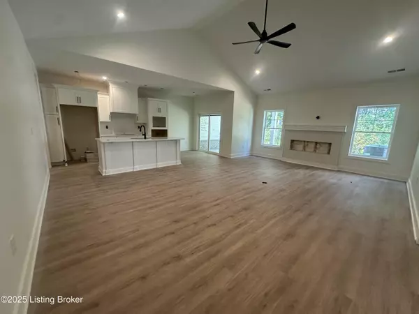 Louisville, KY 40245,14641 Reserve Park Pl #2
