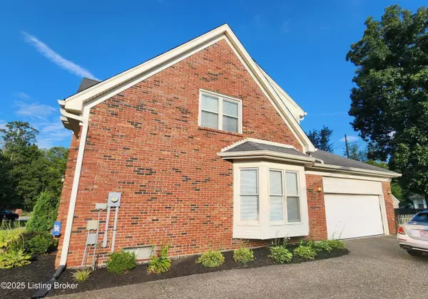 Louisville, KY 40228,7616 Newton Ct