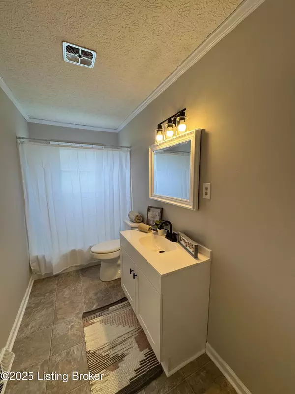 Vine Grove, KY 40175,621 Jimwood Dr