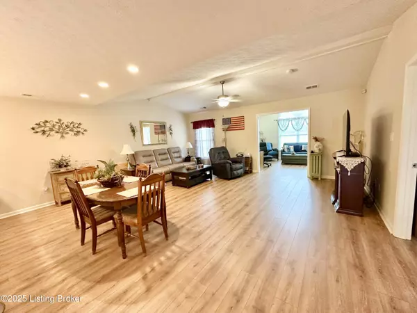 Louisville, KY 40229,12670 Spring Haven Ct