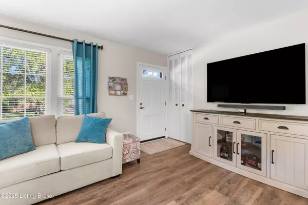 Louisville, KY 40220,3008 Kaye Lawn Dr