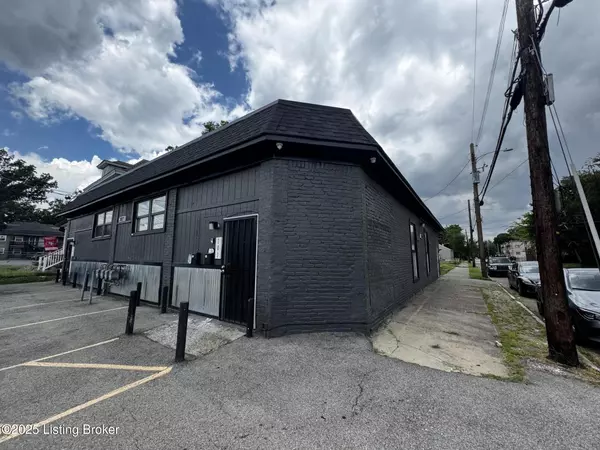 3801 River Park Dr, Louisville, KY 40211