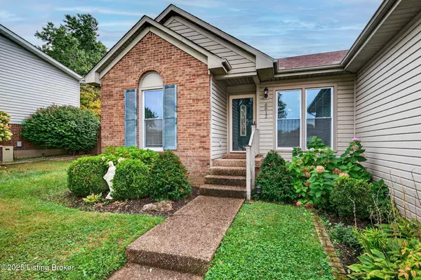 8812 Raintree Dr, Louisville, KY 40220