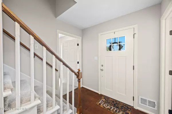 Louisville, KY 40207,6811 Eastgate Ct