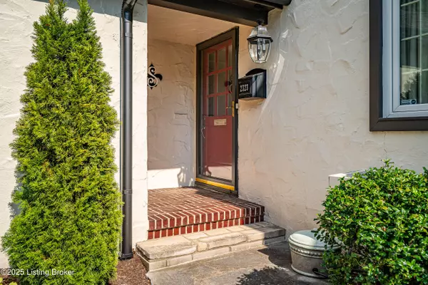 Louisville, KY 40205,2323 Woodford Pl