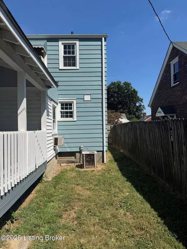 Louisville, KY 40215,1428 Homeview Dr