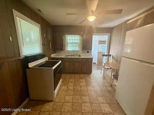 Hodgenville, KY 42748,106 N Lynn St