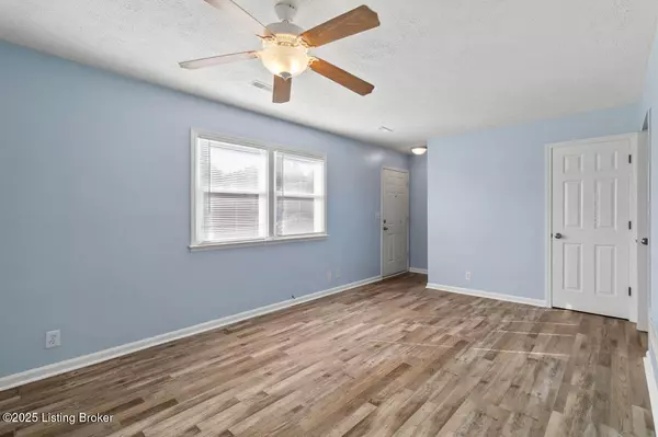 Louisville, KY 40228,8315 Damascus Cir