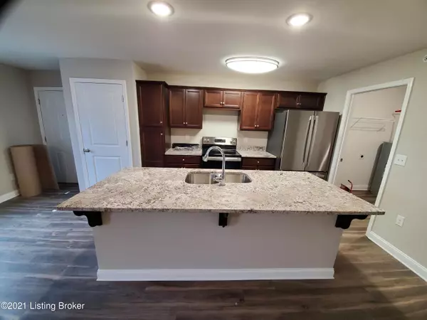 Louisville, KY 40299,3502 College Dr #301