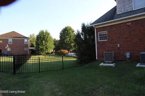 Louisville, KY 40245,14605 Cressington Cir