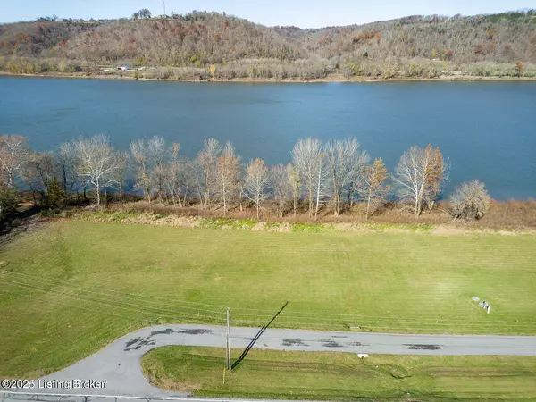 Milton, KY 40045,28 Paradise PT