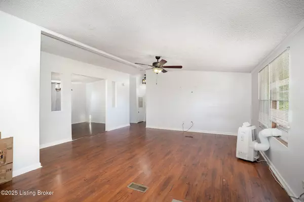 Elizabethtown, KY 42701,5097 Valley Creek Rd