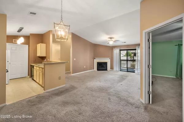 Louisville, KY 40299,8402 Ambrosse Ln #205