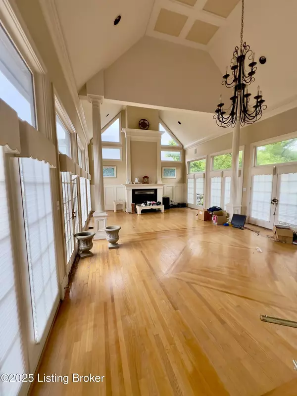 Louisville, KY 40245,1104 Glenlake WAY