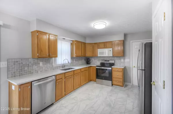 Louisville, KY 40216,5910 Full Moon Ct