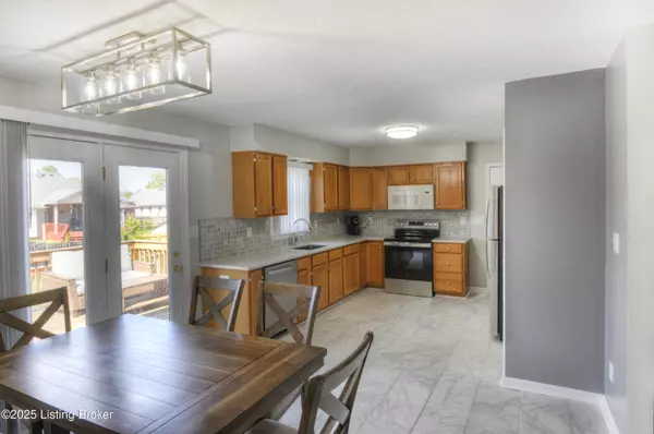 Louisville, KY 40216,5910 Full Moon Ct