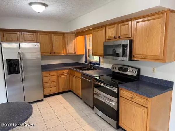 Louisville, KY 40228,7205 Peppermill Ct