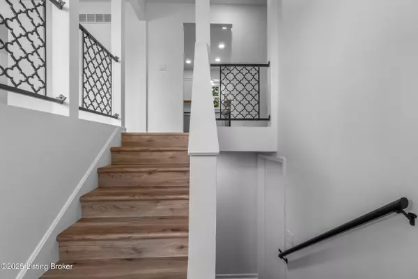 Louisville, KY 40272,4510 Freda WAY