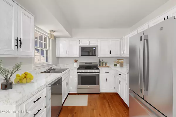 Bellemeade, KY 40222,8605 Whipps Bend Rd