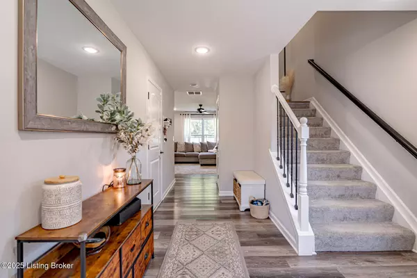 9017 Manslick Commons Dr, Louisville, KY 40219