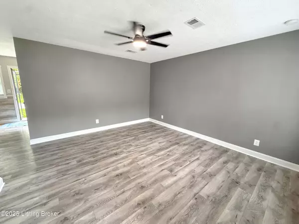 Louisville, KY 40229,229 E Blue Jay Rd