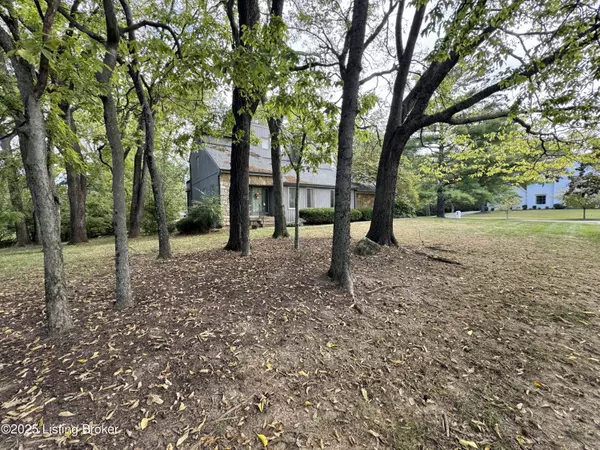 Louisville, KY 40223,10405 Croswell TRCE