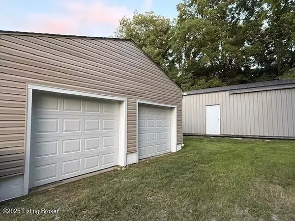 La Grange, KY 40031,636 W Madison St