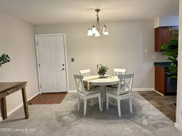 Louisville, KY 40243,219 Middletown SQ