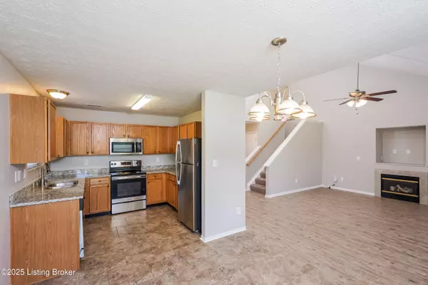 Louisville, KY 40258,6607 Hunters Creek Blvd