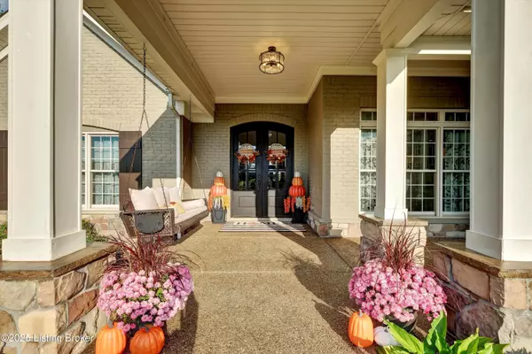 Louisville, KY 40214,8004 Wooded Ridge Dr