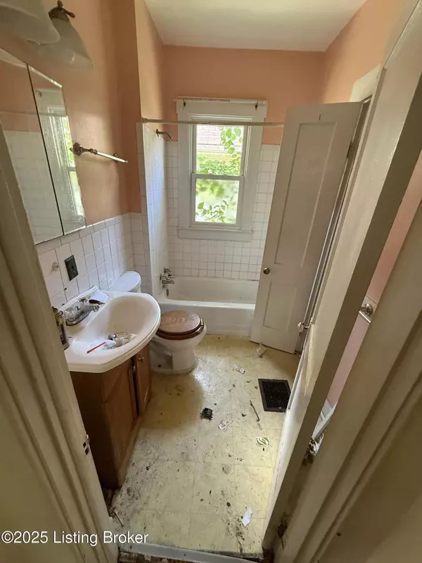 Louisville, KY 40212,3226 W Jefferson St