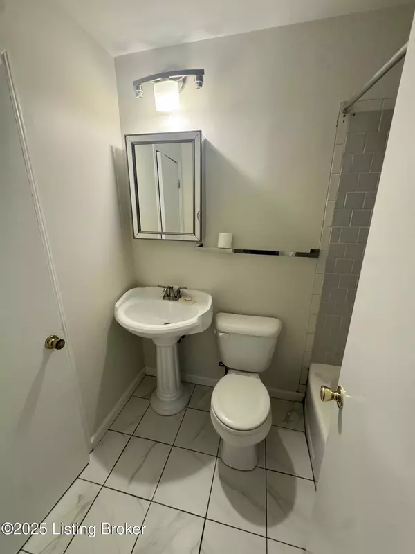 Jeffersontown, KY 40299,3305 Ethelwood Dr