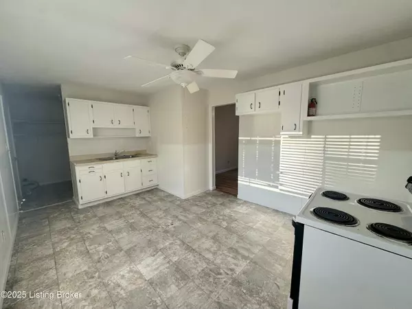 Jeffersontown, KY 40299,3305 Ethelwood Dr