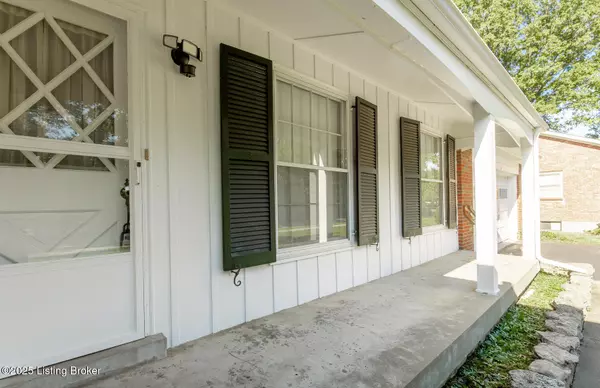 Louisville, KY 40222,1714 Ormsby Ln
