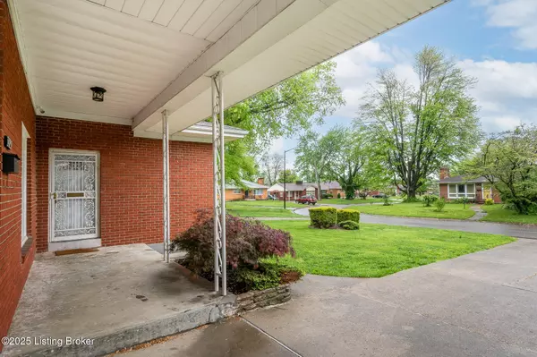 Louisville, KY 40218,3525 Capri Dr