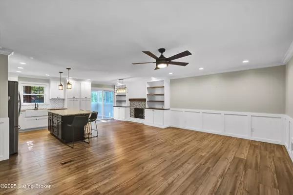 Louisville, KY 40272,9305 Hi View Ln