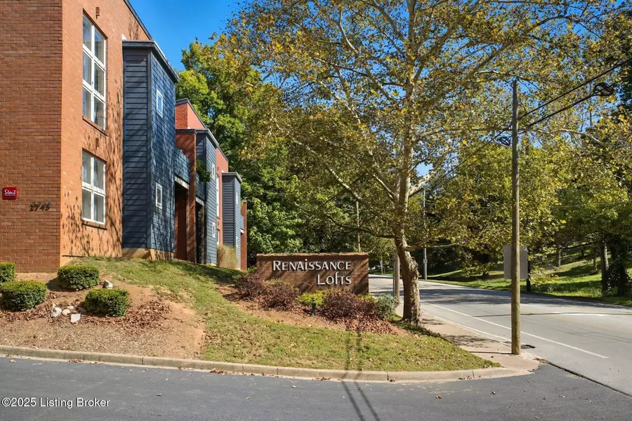 2745 Grinstead Dr #106, Louisville, KY 40206