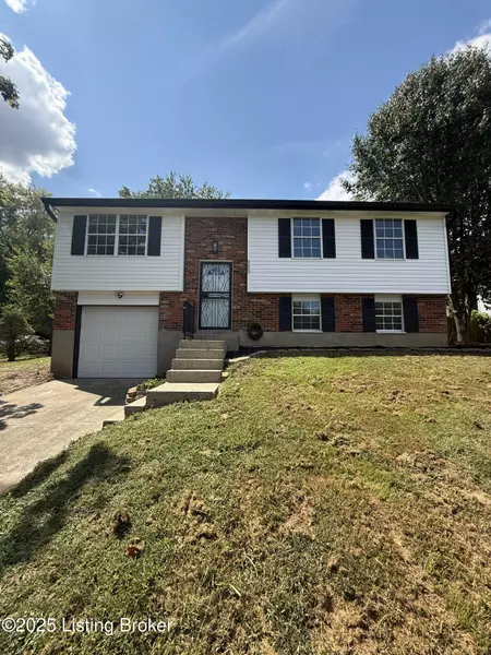9000 John Paul Ct, Louisville, KY 40229