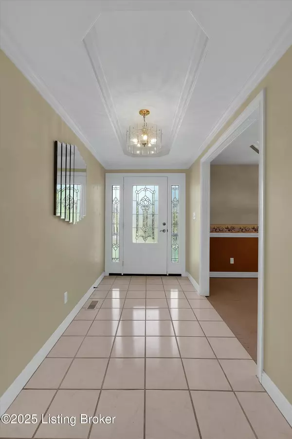 La Grange, KY 40031,2017 Cherrywood Dr